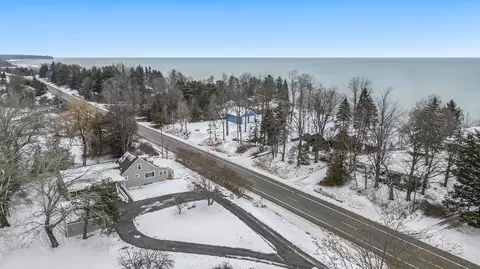View/Area - 5371 Lakeshore Rd, Deckerville, MI 48427 photo 4 of 9