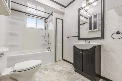 Bath - 5371 Lakeshore Rd, Deckerville, MI 48427 photo 3 of 3