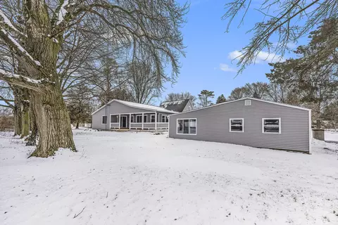 Exterior - 5371 Lakeshore Rd, Deckerville, MI 48427 photo 7 of 10