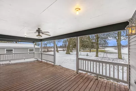 Exterior - 5371 Lakeshore Rd, Deckerville, MI 48427 photo 3 of 10