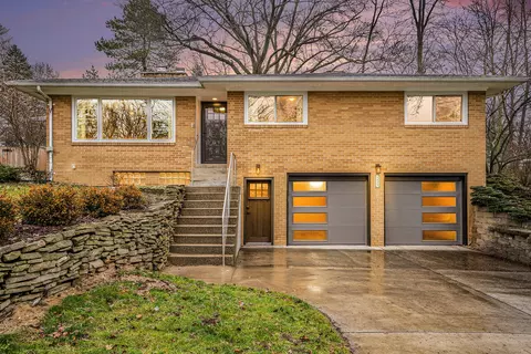 4339 Sunset Dr, Kalamazoo, MI 49008