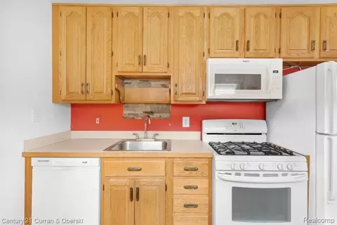 18243 Robert St, Melvindale, MI 48122 photo 15