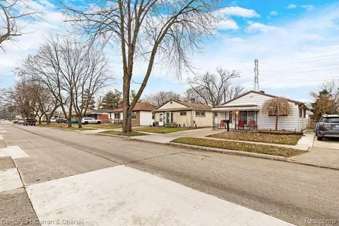 18243 Robert St, Melvindale, MI 48122 photo 3