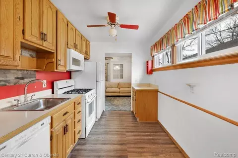 18243 Robert St, Melvindale, MI 48122 photo 13