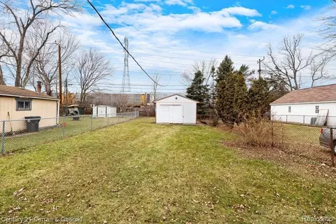 18243 Robert St, Melvindale, MI 48122 photo 24