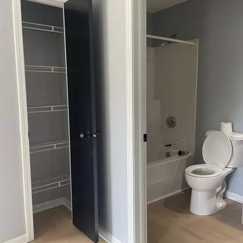 Bath - 4350 Deckerville Rd, Deckerville, MI 48427 photo 3 of 11