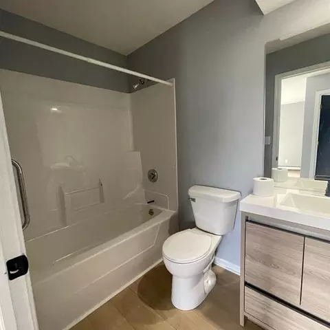 Bath - 4350 Deckerville Rd, Deckerville, MI 48427 photo 1 of 11