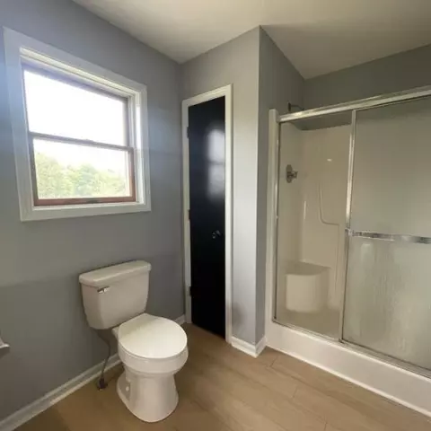Bath - 4350 Deckerville Rd, Deckerville, MI 48427 photo 8 of 11