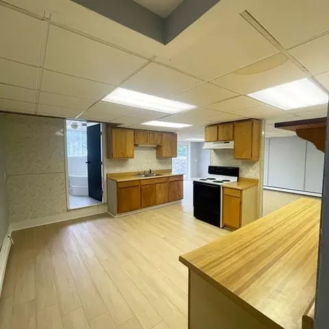 Kitchen - 4350 Deckerville Rd, Deckerville, MI 48427 photo 10 of 12