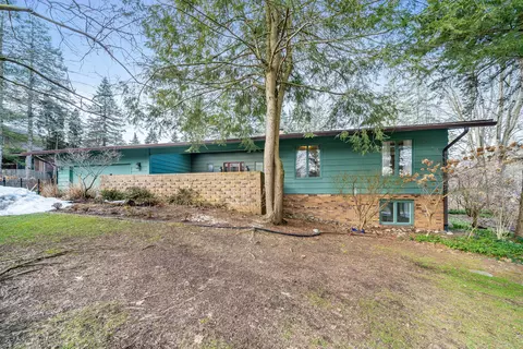 2285 Signal Hill Dr, Kalamazoo, MI 49009