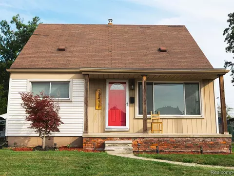 28522 Cambridge St, Garden City, MI 48135