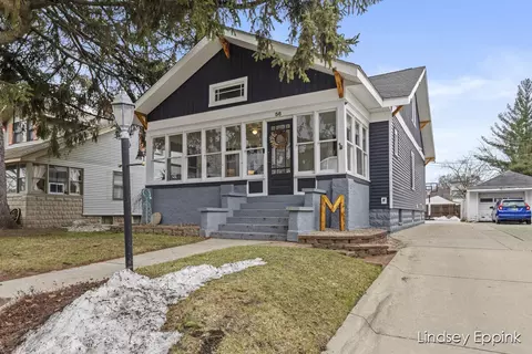 56 W Cherry Ave, Zeeland, MI 49464