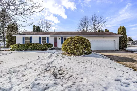 263 Klarer Hinnel Dr, Gaylord, MI 49735
