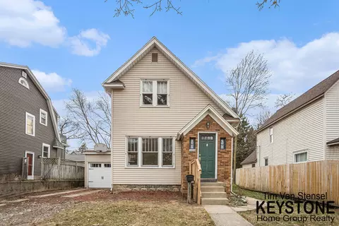 1536 Cole Ave NE, Grand Rapids, MI 49505