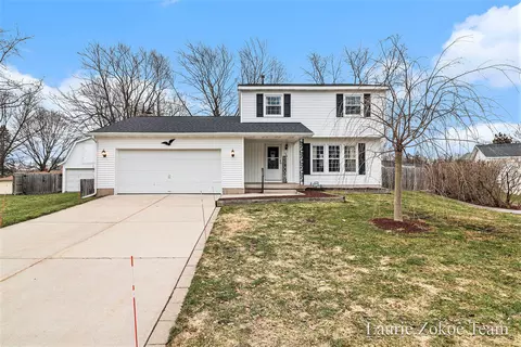 564 Harrison St, Coopersville, MI 49404
