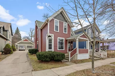 228 Prospect Ave SE, Grand Rapids, MI 49503