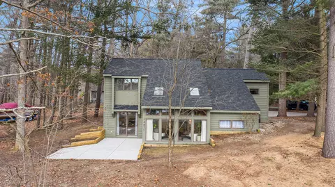 14471 Boom Rd, Spring Lake, MI 49456