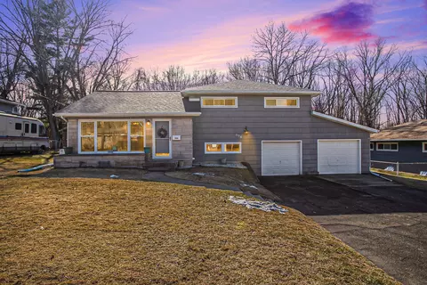 306 Briar Hill Dr, Battle Creek, MI 49015