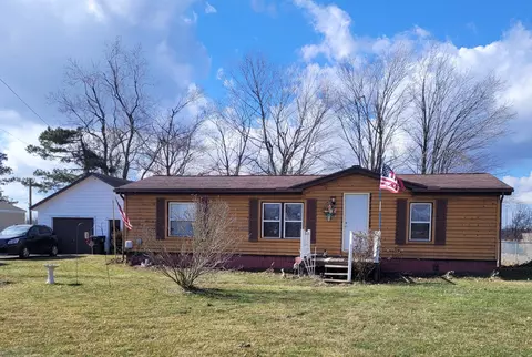 120 Parker St, Cement City, MI 49233