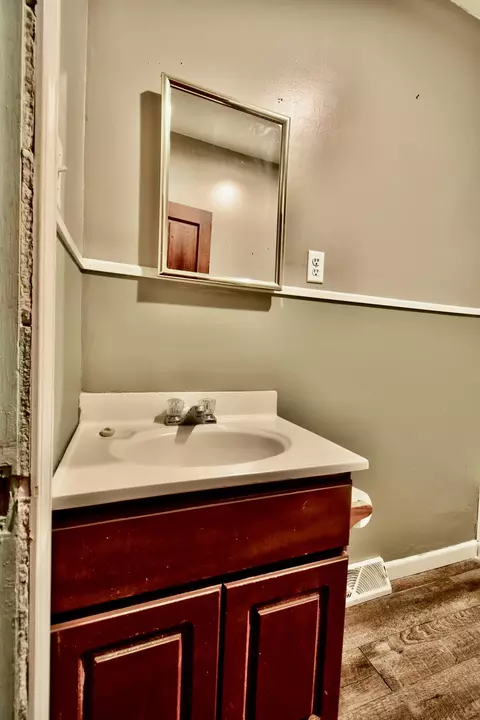Bath - 618 S St Johns St, Ithaca, MI 48847 photo 3 of 4