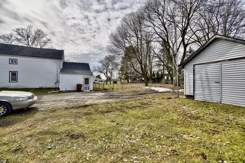 Exterior - 618 S St Johns St, Ithaca, MI 48847 photo 20 of 21
