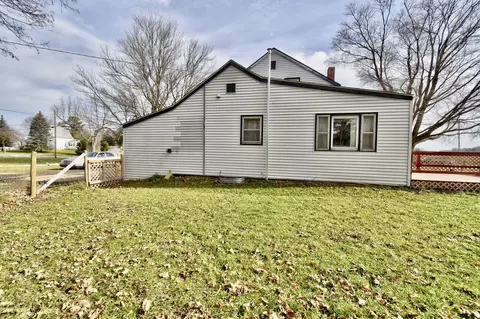 Exterior - 618 S St Johns St, Ithaca, MI 48847 photo 17 of 21