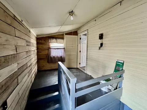 Entry Way - 618 S St Johns St, Ithaca, MI 48847 photo 3 of 3