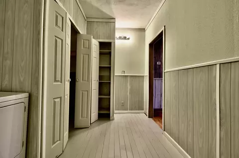 Entry Way - 618 S St Johns St, Ithaca, MI 48847 photo 2 of 3