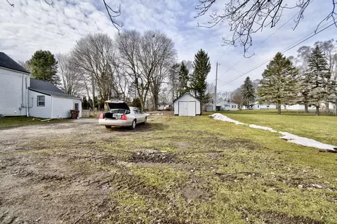 Exterior - 618 S St Johns St, Ithaca, MI 48847 photo 19 of 21