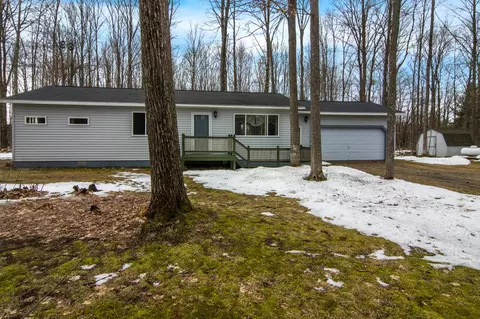 13231 Cinder Rd, Beulah, MI 49617