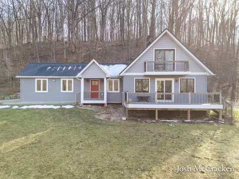 11712 Grand River Dr SE, Lowell, MI 49331