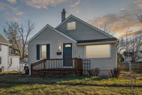 907 S Clinton St, Albion, MI 49224