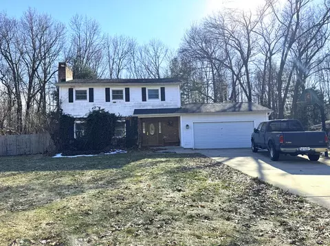 8051 Heritage Dr, Kalamazoo, MI 49009