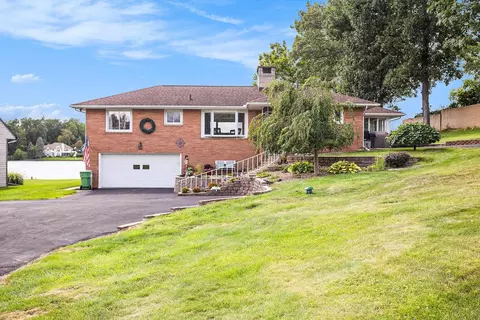 44 Hiawatha Dr, Battle Creek, MI 49015
