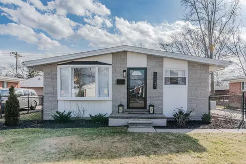 33047 Parkwood St, Westland, MI 48186