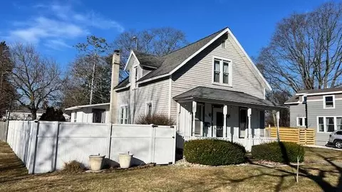 703 N Harrison St, Ludington, MI 49431