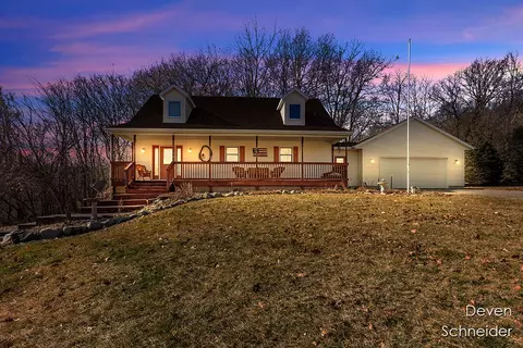 4253 Whispering Hills Ln, Hastings, MI 49058