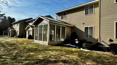 246 Greenview Cir, Cadillac, MI 49601