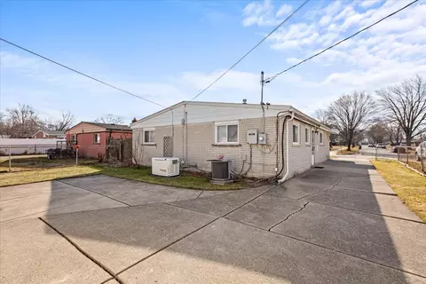 31726 Filmore St, Wayne, MI 48184 photo 3