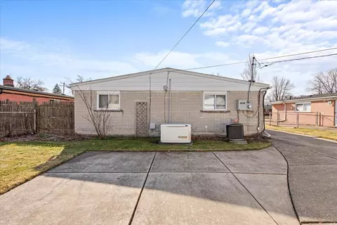 31726 Filmore St, Wayne, MI 48184 photo 4