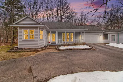 9030 Timberlane Dr, Stanwood, MI 49346