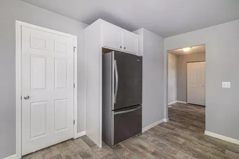Kitchen - 602 Oklahoma Dr, Three Rivers, MI 49093 photo 4 of 7