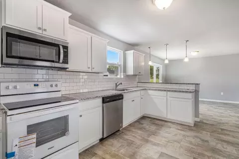 Kitchen - 602 Oklahoma Dr, Three Rivers, MI 49093 photo 3 of 7