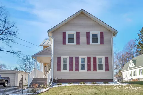 607 Rich St, Ionia, MI 48846