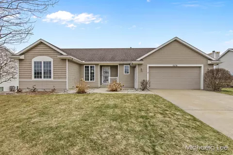 5276 Snyder Dr SW, Wyoming, MI 49418