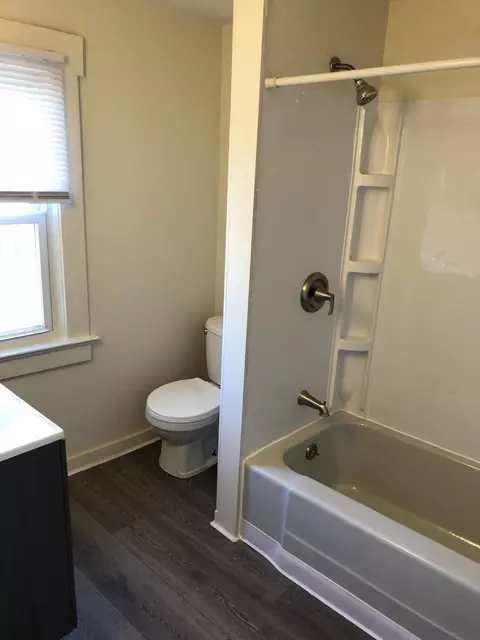 401 Adams St, Jackson, MI 49202 photo 18