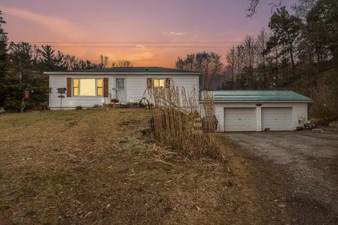 14510 Fillmore St, West Olive, MI 49460