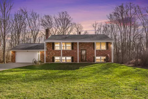 2945 Wolhavn Ln, Jackson, MI 49201
