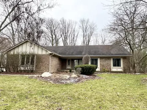 44085 Winthrop Dr #44085, Novi, MI 48375