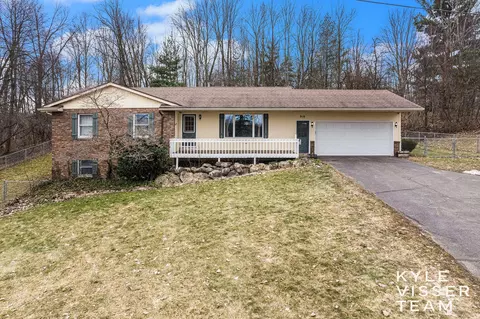910 92nd St SE, Byron Center, MI 49315